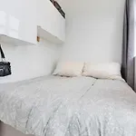 Stylish Apartment With Beautiful Views Of The River, Beach Nearby