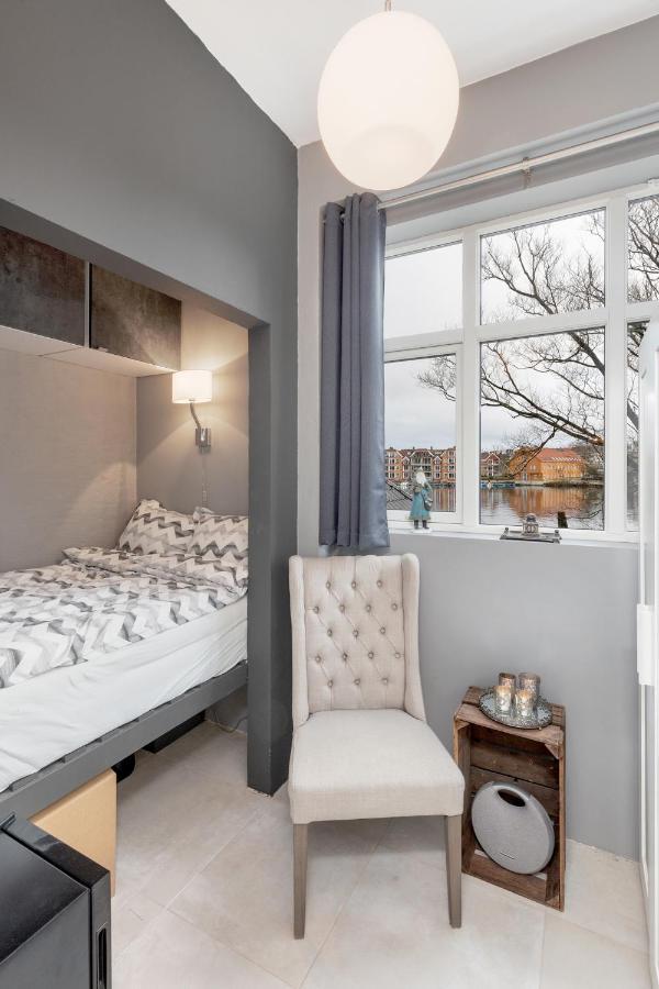 Stylish With Beautiful Views Of The River, Nearby *