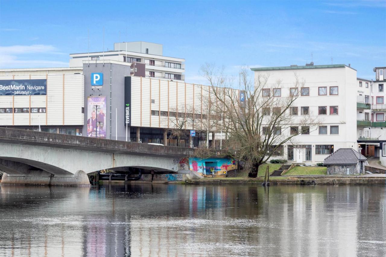 Apartment Stylish With Beautiful Views Of The River, Nearby