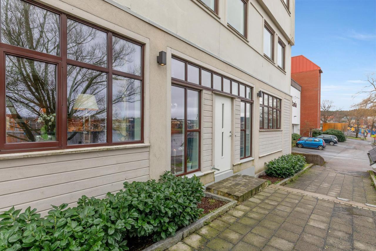 Apartment Stylish With Beautiful Views Of The River, Nearby Kristiansand