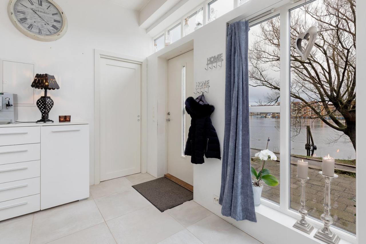 Stylish With Beautiful Views Of The River, Nearby Kristiansand