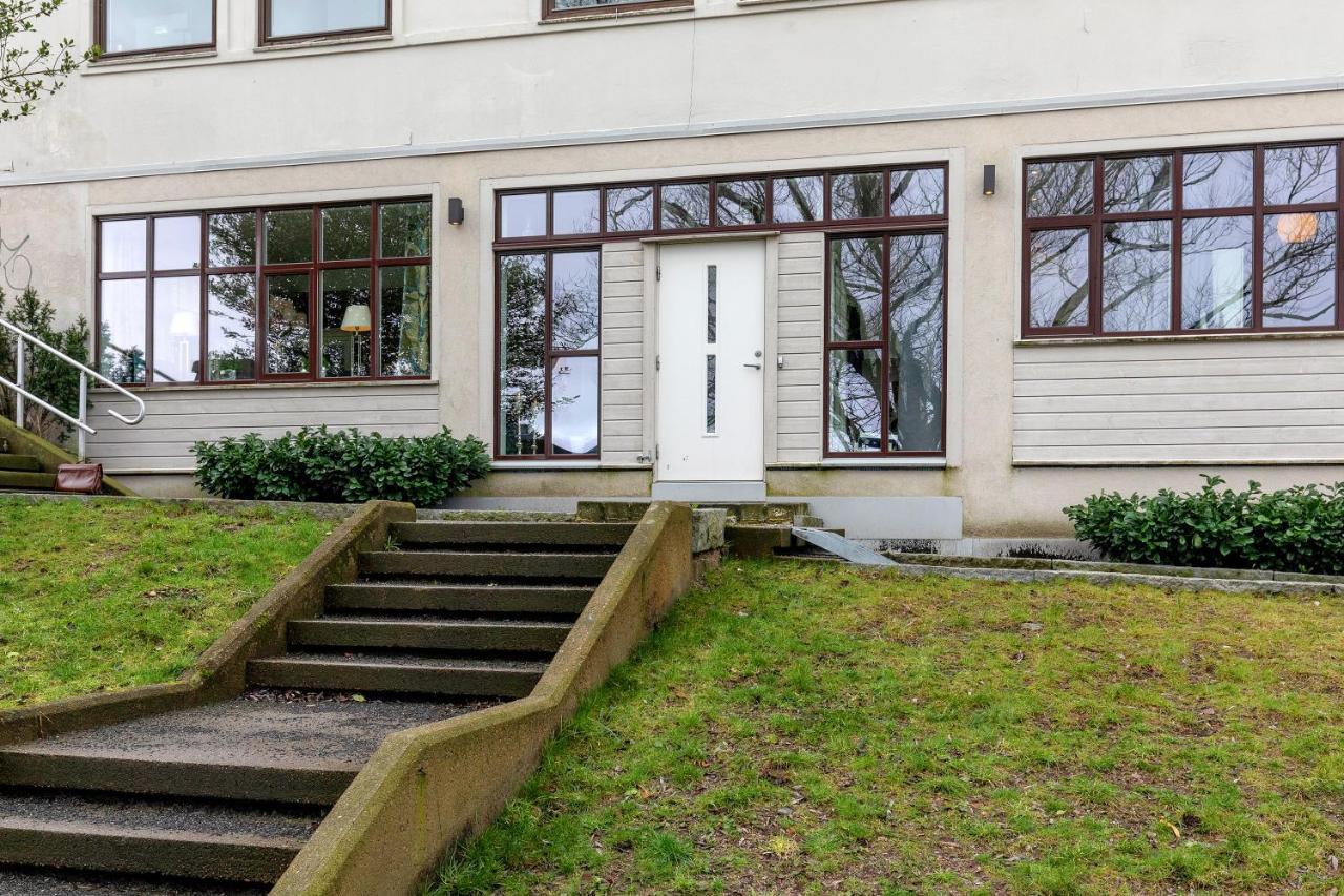 Stylish With Beautiful Views Of The River, Nearby Kristiansand